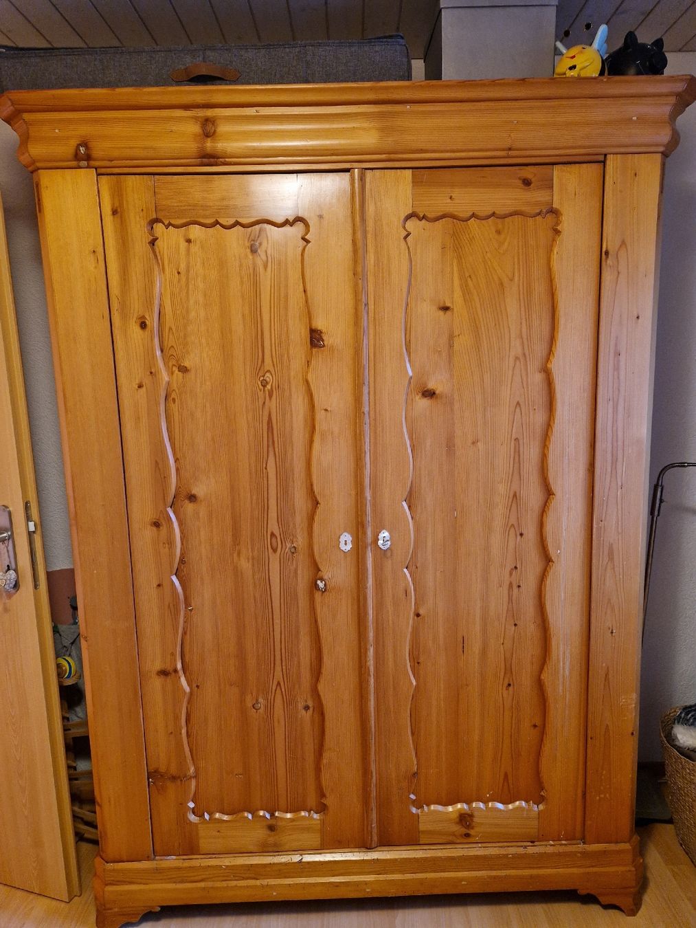Schränke: Holzschrank – Gebraucht aus Nussbaumen TG von cherry_lady