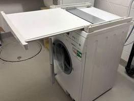 Waschmaschine mit defekter Elektronik und Auszugsschublade