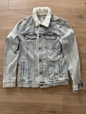 Pull&Bear Jeansjacke mit Teddyfell, Grösse L, Top!