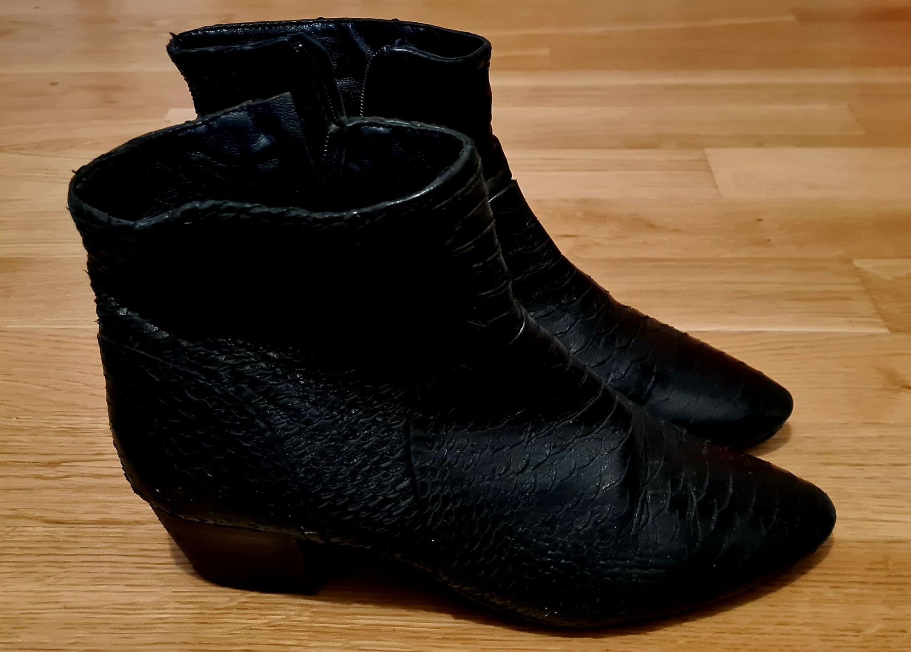 Scarpe da donna: Schwarze Boots, Leder, Grösse 36 – Usato da Luzern venduto da CVonarburg 2