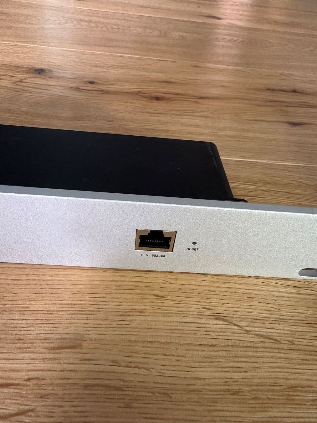 Ubiquiti Racks & Supports: Ubiquiti CloudKey Rack Mount – D'occasion à Muttenz par kuz_kx79 2