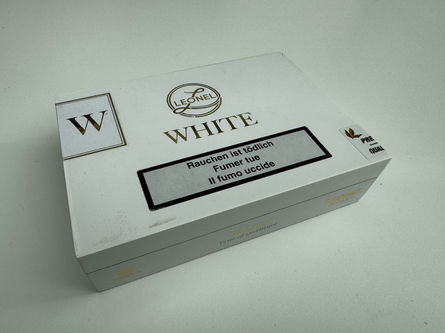 Autres tabacs: Sehr schöne & elegante Zigarren-Box in Weiss, Leonel White – Neuf (Voir description) à Unterengstringen par Tnovus
