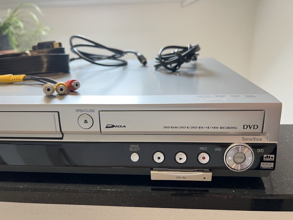Panasonic Aufnahmegeräte: DVD & VHS-Videorecorder Panasonic DMR-ES35V – Gebraucht aus Schongau von Retro_Shop 2