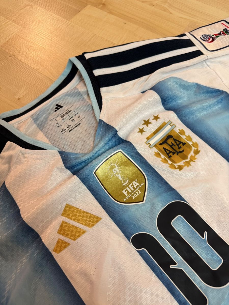 Canottiere & Pantaloni: Trikot Messi Argentinien Gr. L – Nuovo (secondo la descrizione) da Allschwil venduto da ale_99l7 1