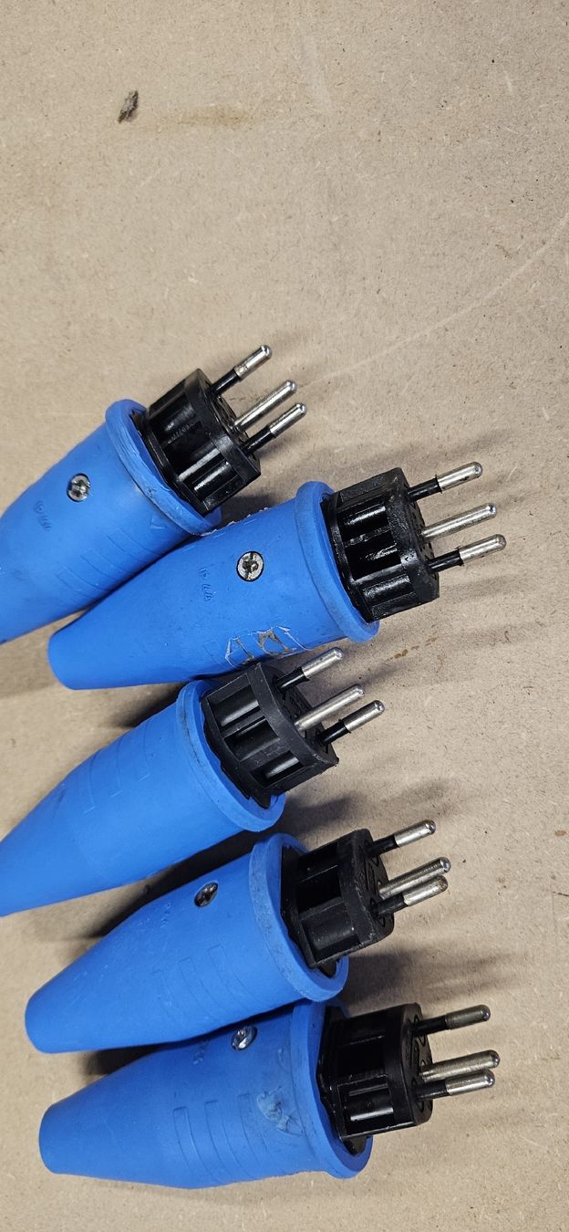 Schneider Spine: 5x Stecker 250V 3-polig  – Usato da Baar venduto da Vel...Baar45 2