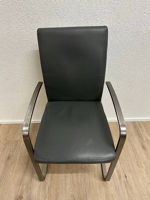 Stühle: 6er Set Freischwinger Stühle Leder Metall – Gebraucht aus Obernau von Arche_Noah_Brocki 2