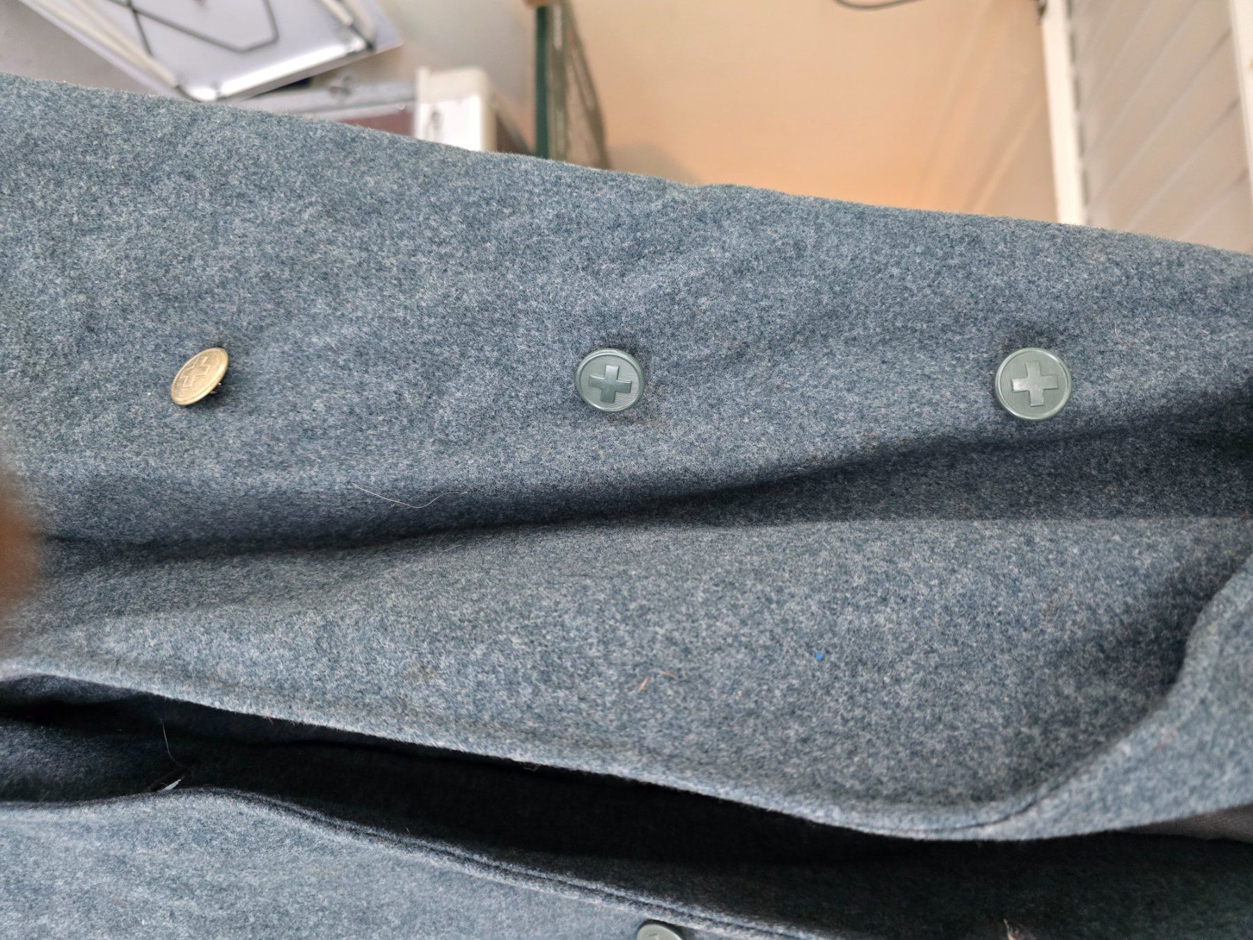 Schweizer Armee Uniformen: Schweizer Armee Mantel – Gebraucht aus Emmenbrücke von bagger58 1
