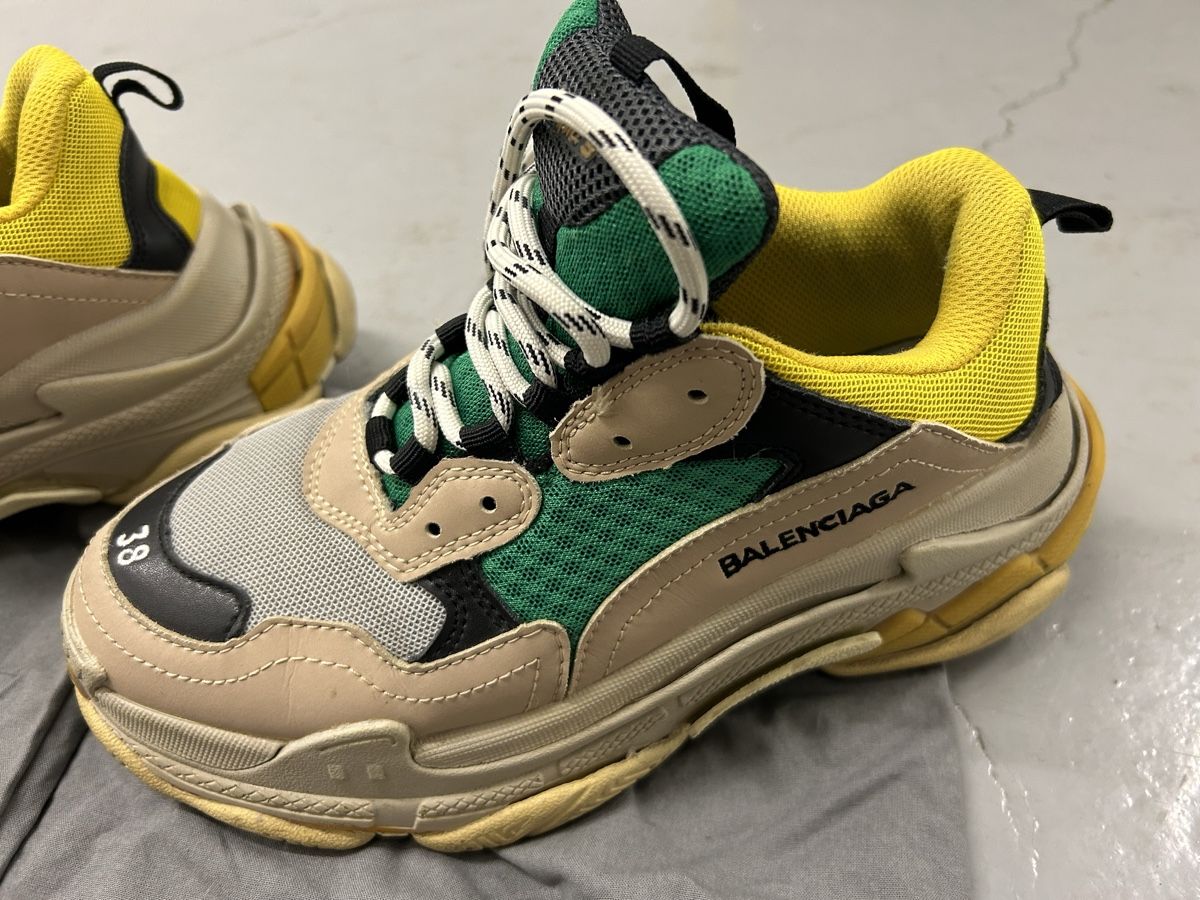 Balenciaga Chaussures femmes: Balenciaga Schuhe Grösse 38 – D'occasion à Bern par floorball_zoro