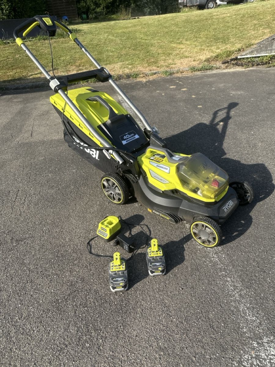 Tagliaerba: Ryobi Brushless 40cm Akku Rasenmäher – Usato da Weinfelden venduto da Fox770