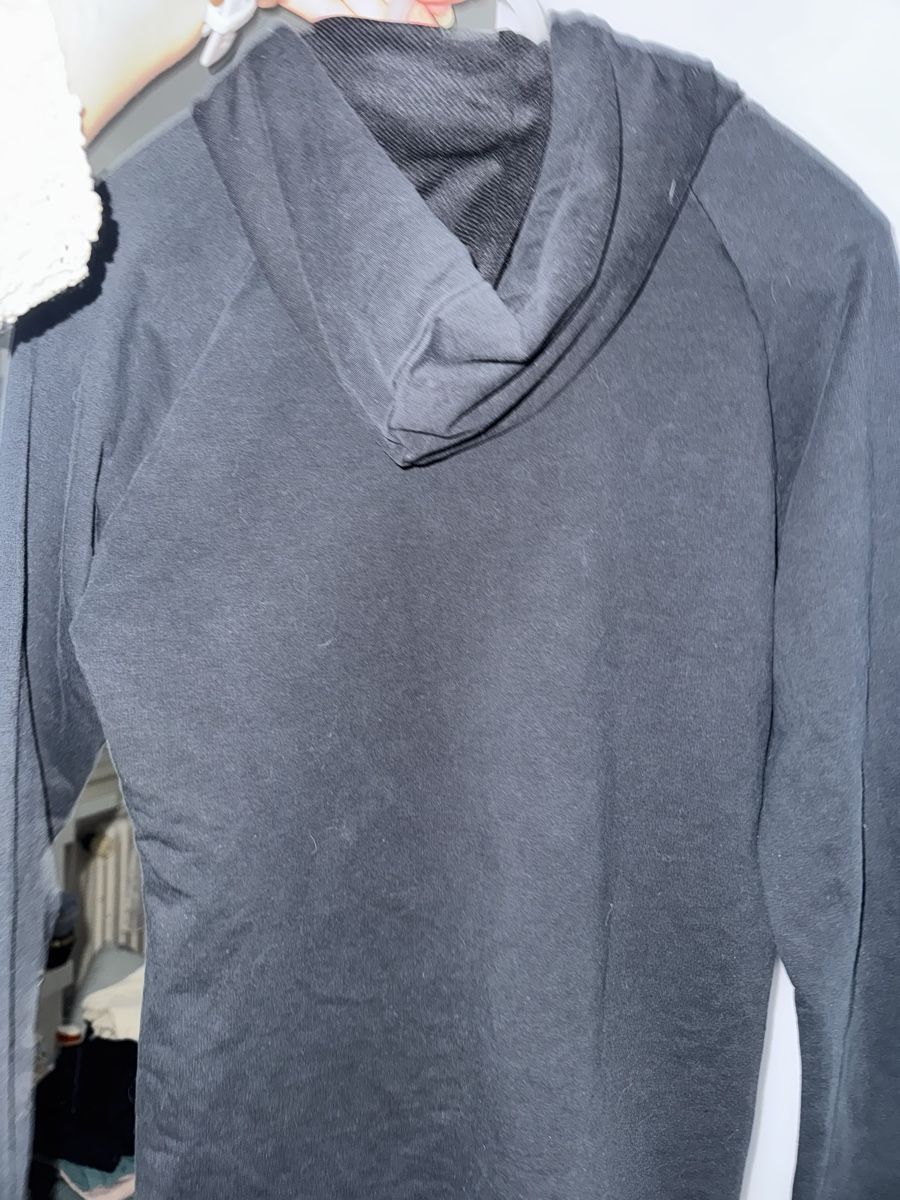 Puma Maglioni & Felpe: Schwarzes Puma Langarmshirt Grösse S – Usato da Pfäffikon ZH venduto da Tetu.33 1