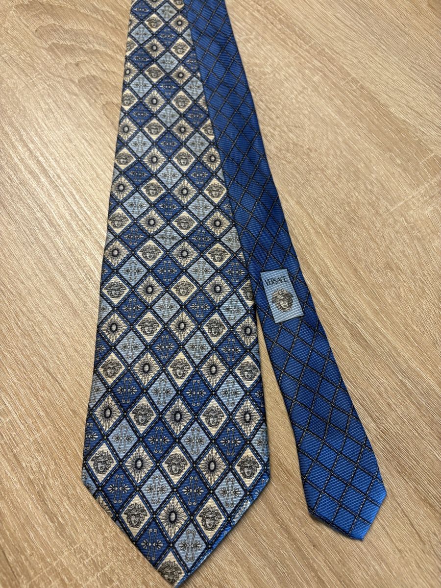 Versace Cravates: Versace Krawatte  – D'occasion à Rotkreuz par Vintage_lover1