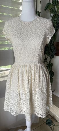 Süsses Spitzenkleid von H&M Divided, Grösse 36