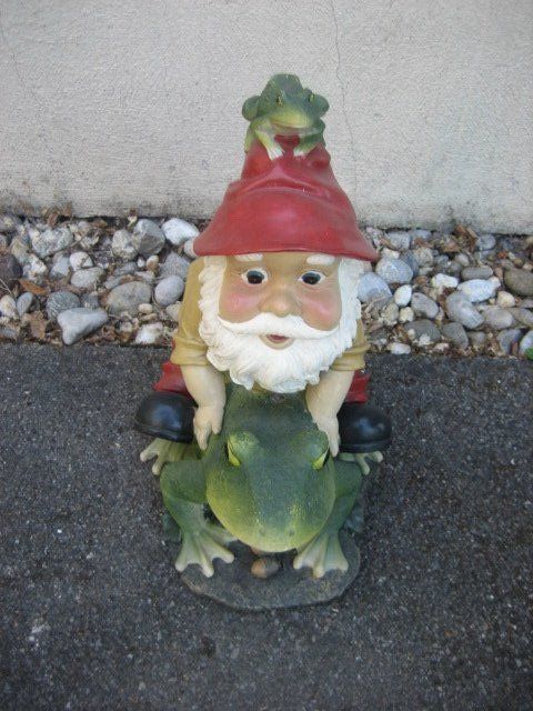 Statuette: Gartenzwerg mit Frosch – Usato da Winterthur venduto da pf02 2