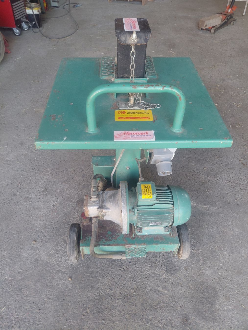 Tutte le macchine: Holzspalter – Usato da Kriechenwil venduto da mf3065 1