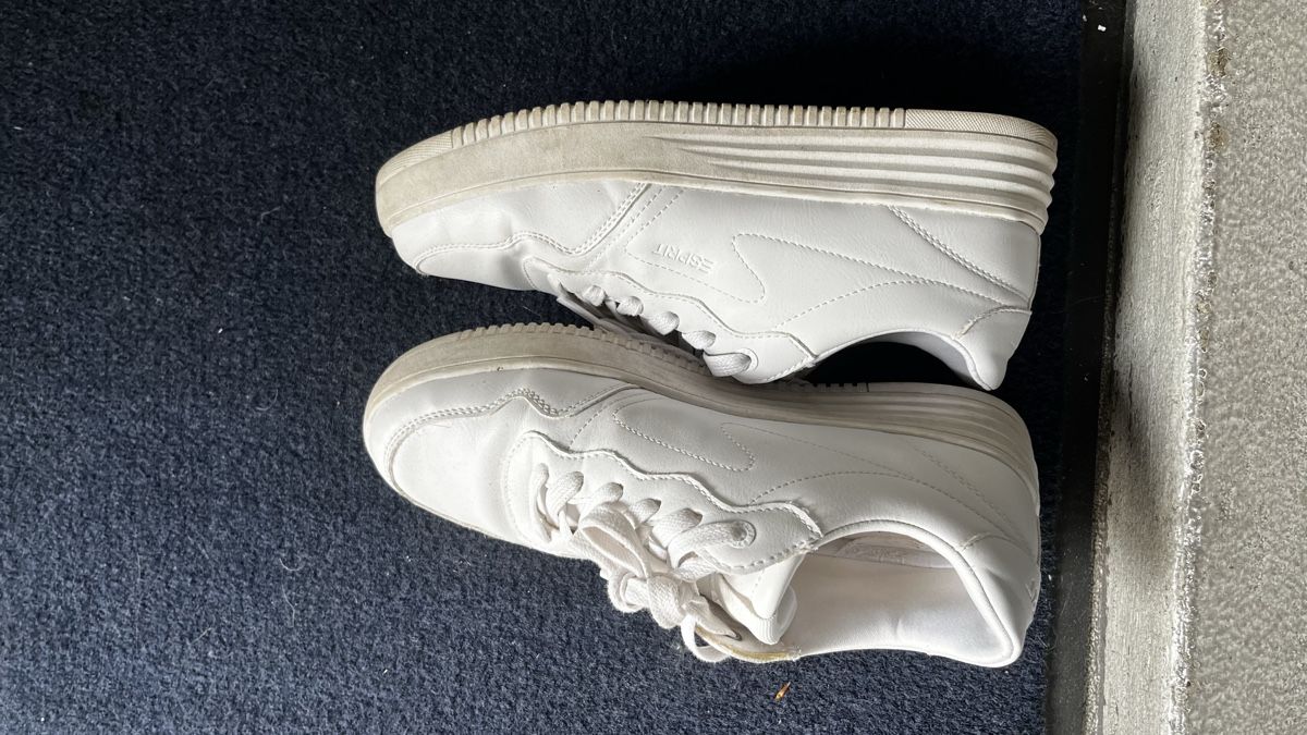 Esprit Scarpe da donna: Weisse Esprit Sneaker (39) – Usato da Luzern venduto da celine_3432
