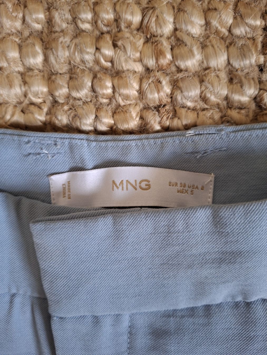 Mango Hosen: Pantalon bleu ciel Mango S – Gebraucht aus Lausanne von Cognitia 1