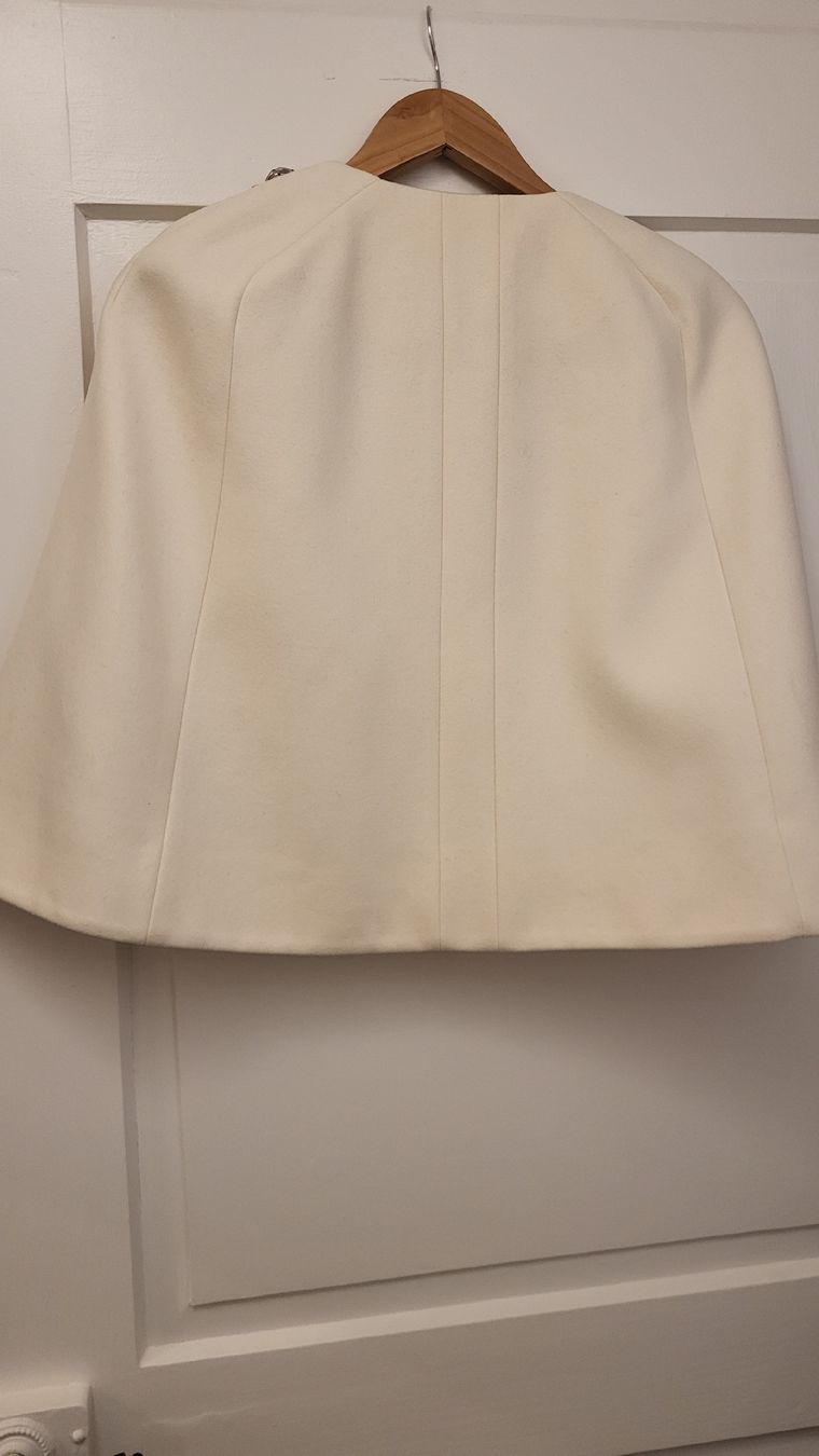 Altro in Moda donna: Ted Baker Langely Wool/Cashmere Blend Cape Size M – Nuovo (secondo la descrizione) da Zürich venduto da tkind 5