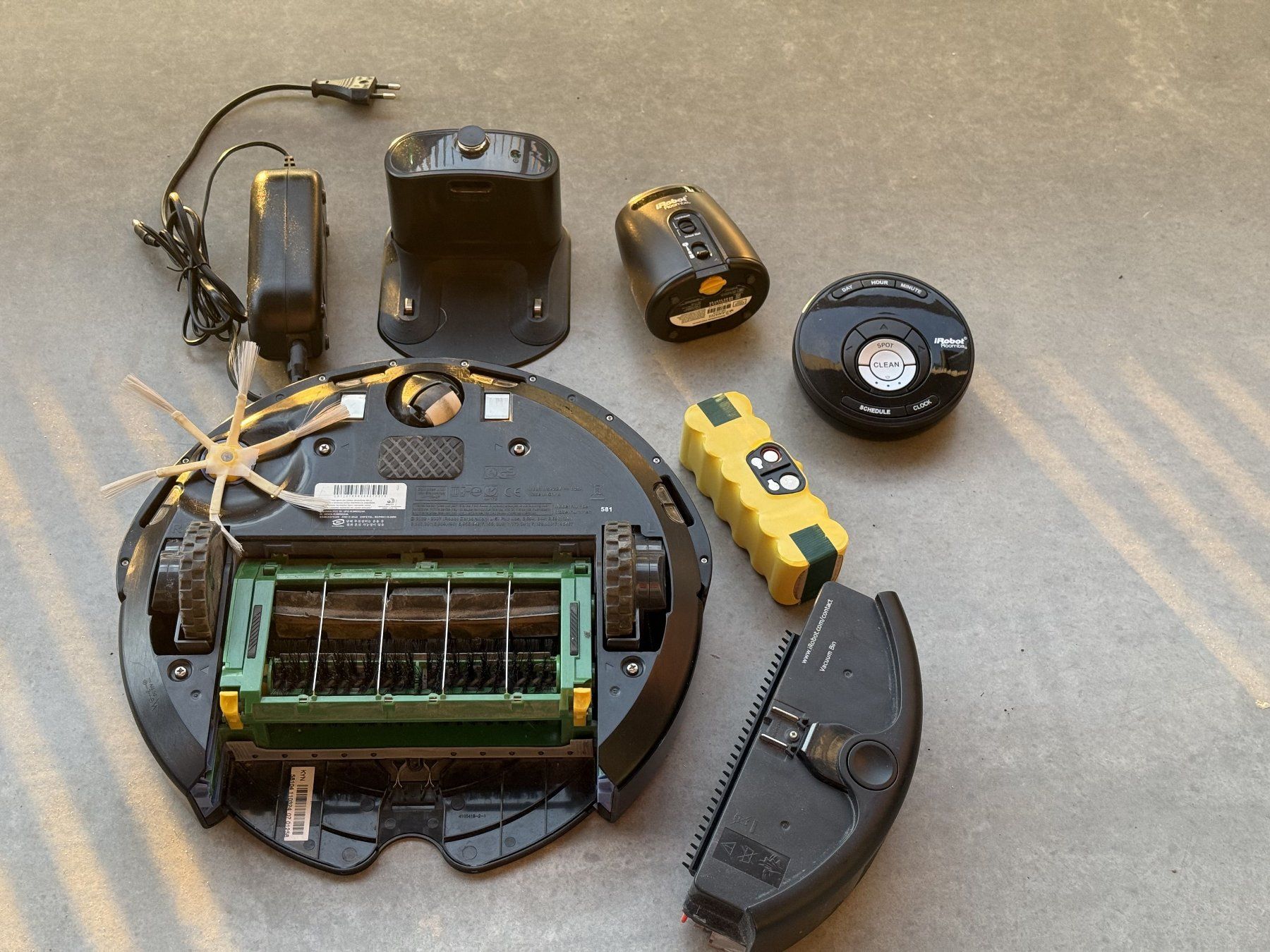Irobot Aspirateurs & Accessoires: Roomba 581 – Défectueux à Zürich par Lbreuss 3