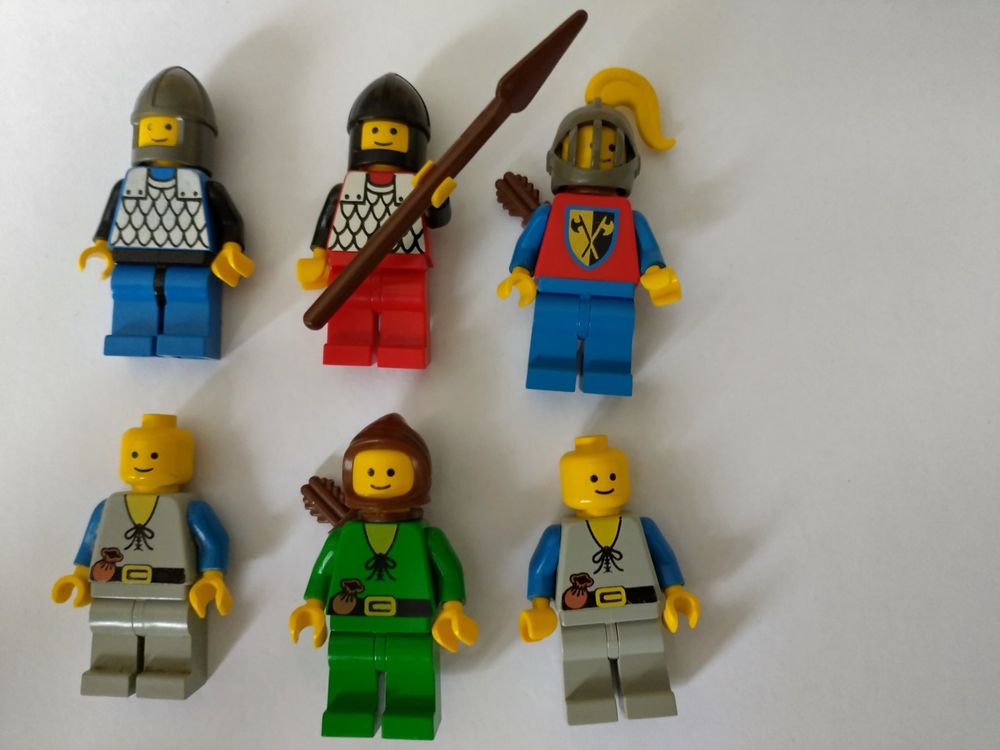 6 Lego Figuren spezielle Ritter, Robin Hood, Bauern (Gebraucht) in ...
