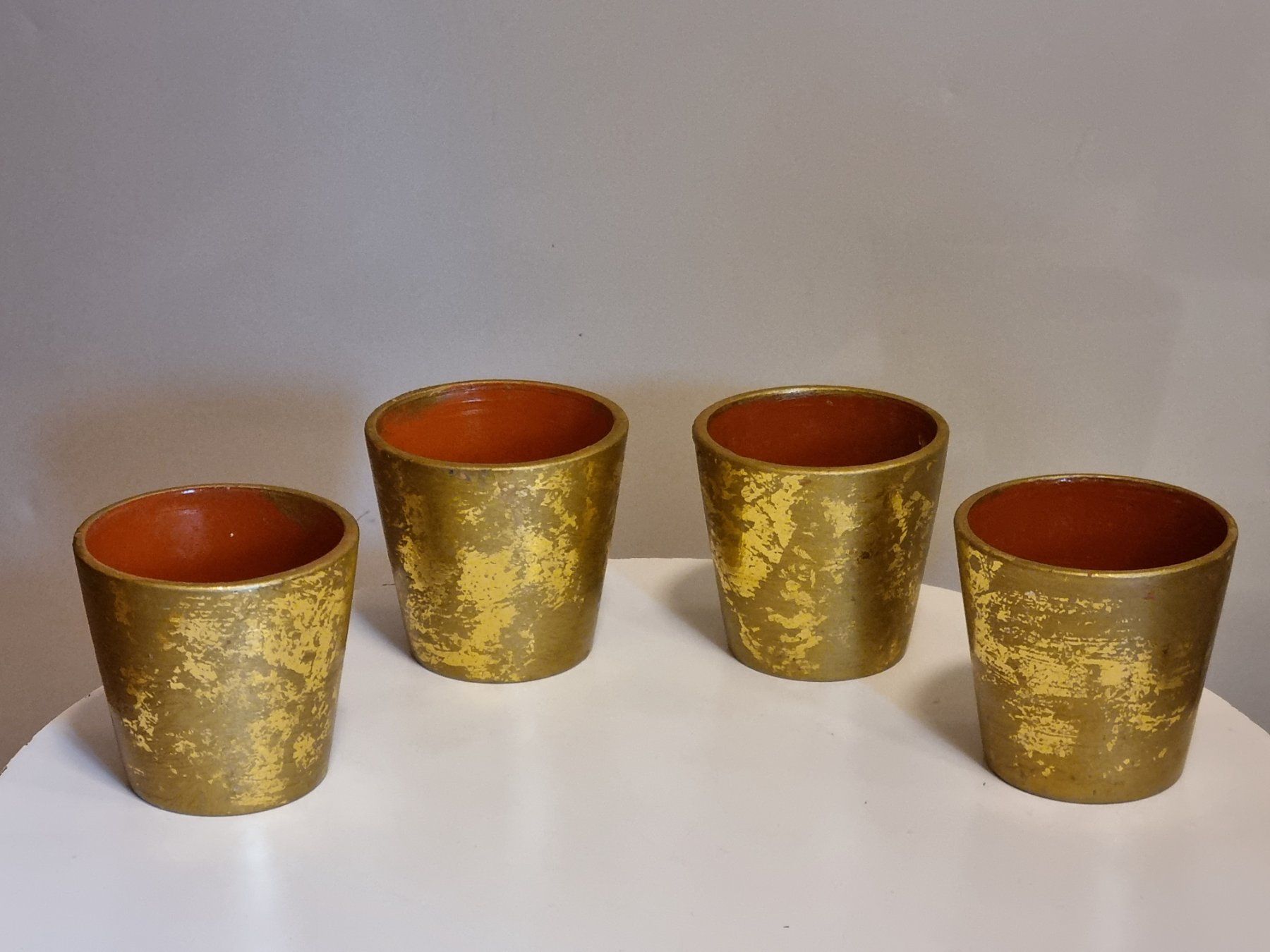 Vasi per fiori: 4 Mini-Übertöpfe in Antik-Gold / Altgold – Usato da Scharnachtal venduto da devin03 4