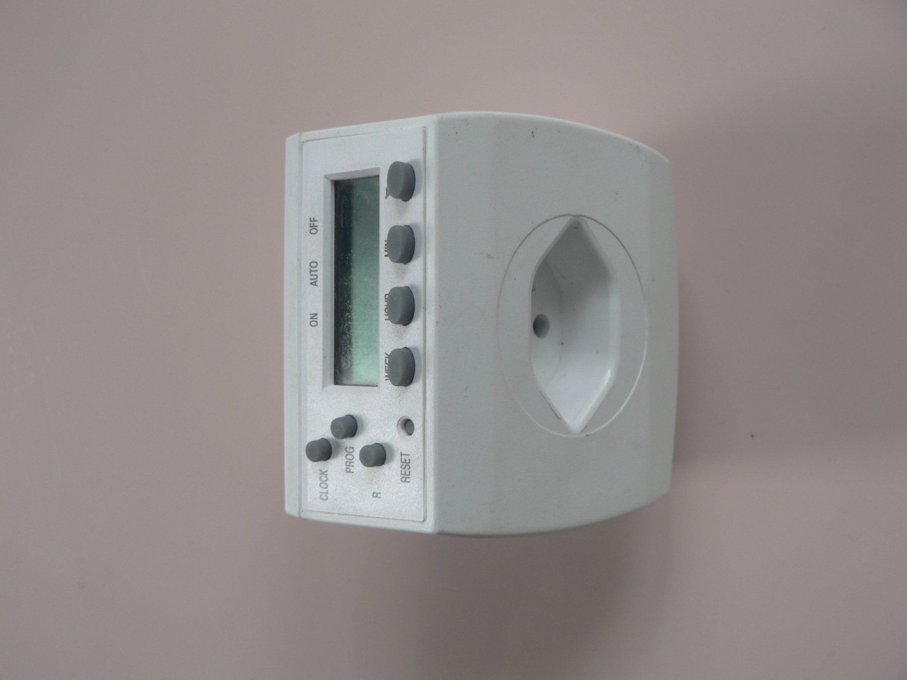 Componenti elettronici: Programmierbare Schaltuhr mit Zufallsgenerator 230V – Usato da Uerikon venduto da Kdp529 1