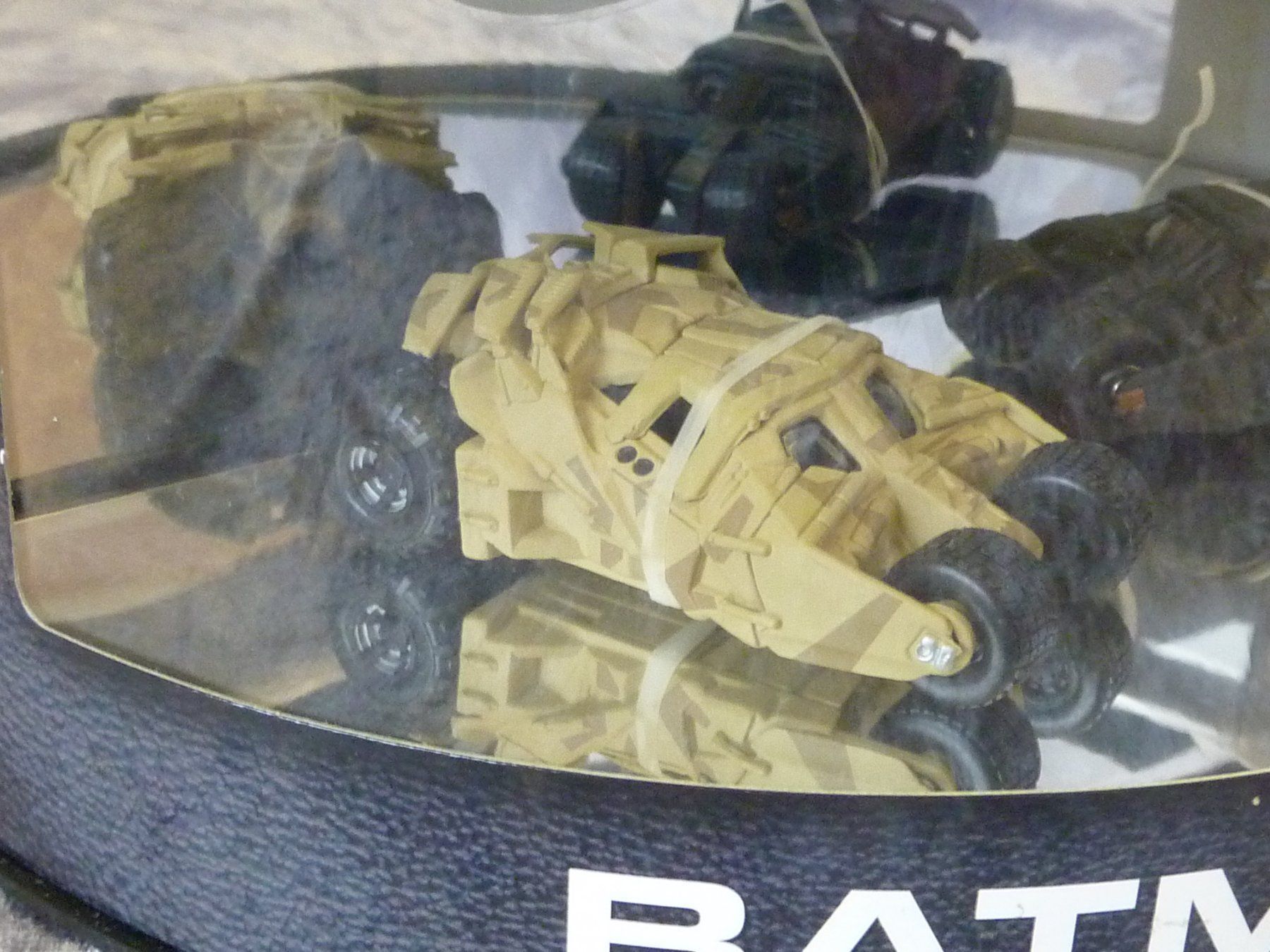 Hot Wheels Modellini d'auto: Batman Begins 1:64 – Nuovo e nell'imballaggio originale da Dürrenäsch venduto da modellautos4you 1
