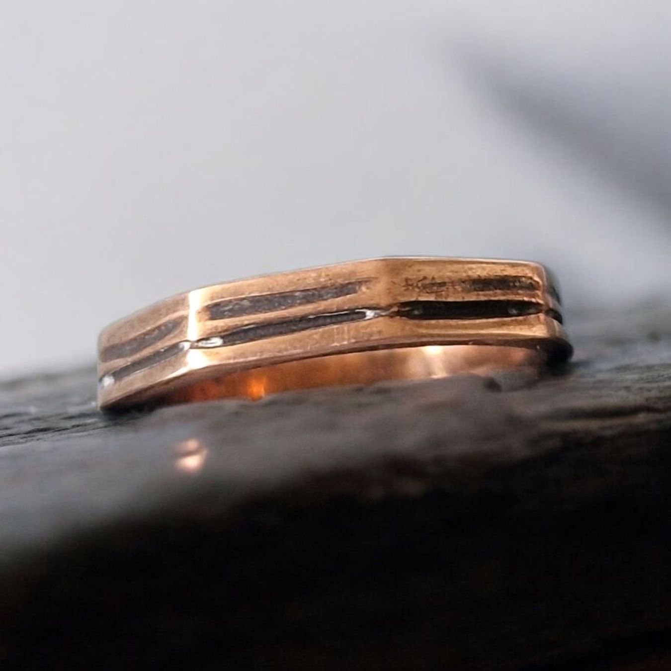 Anelli: Bronze-Ring achteckig, geschnitzt, Grösse 47.5 – Nuovo e nell'imballaggio originale da Aarau venduto da Schmuckhoehle_MD 4