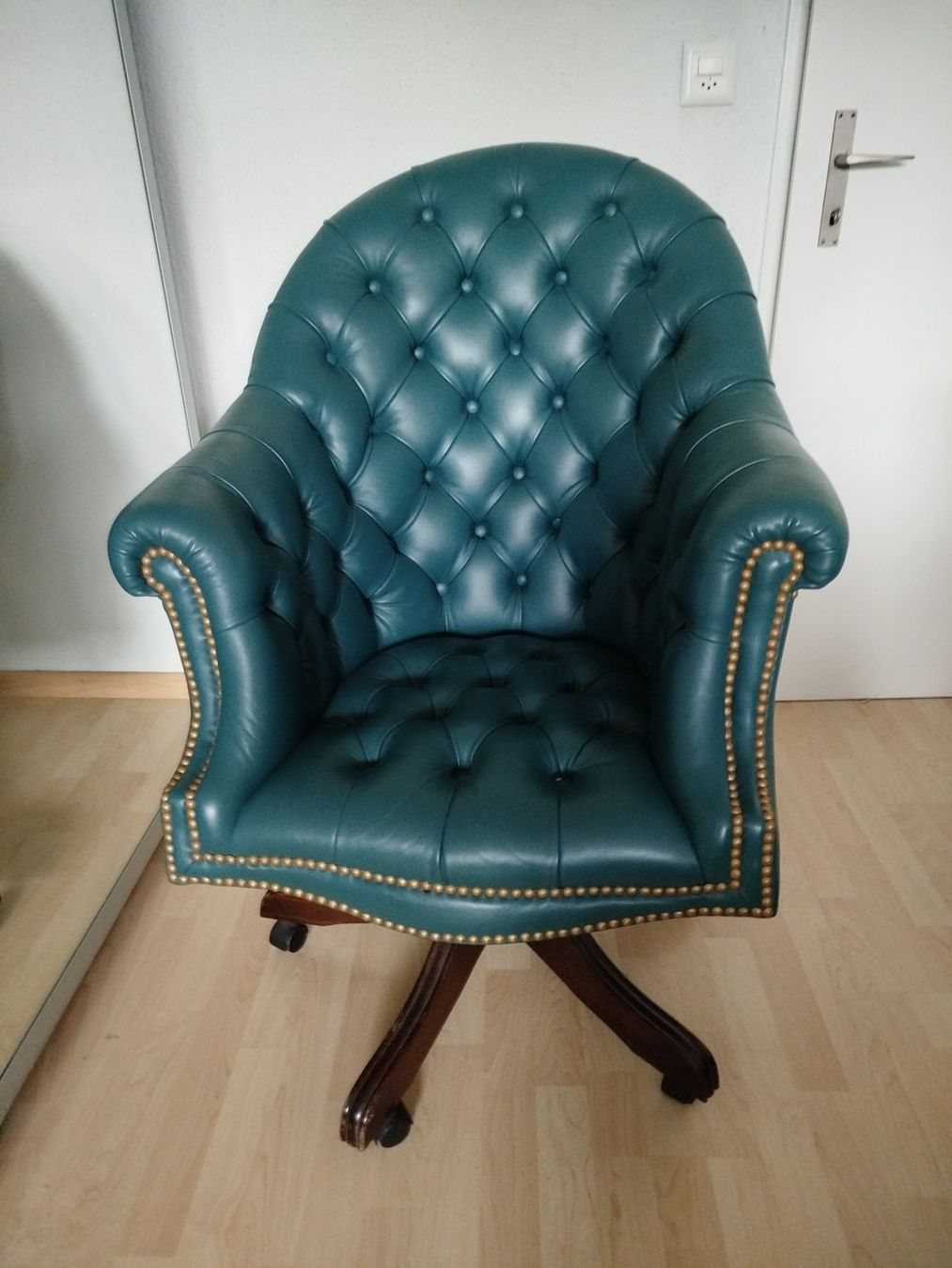Sessel: Earl Chesterfield Bürostuhl – Gebraucht aus wallisellen von kuriala555