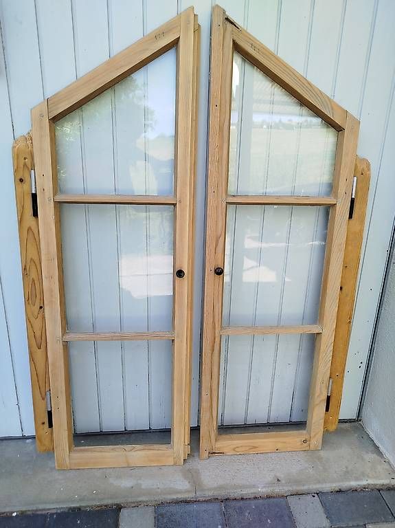 Fenêtres: Altes Fenster – D'occasion à Heimenschwand par CREATIVLIVING