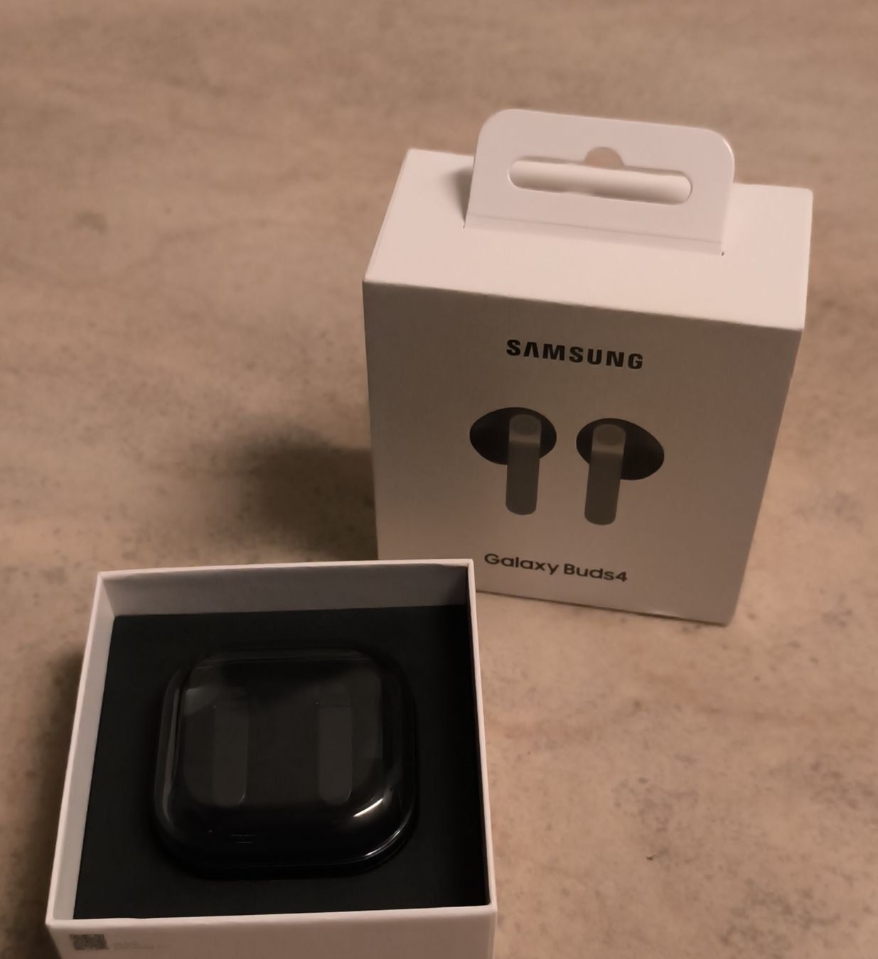 Samsung Kopfhörer: Samsung Galaxy Buds4 Kopfhörer – Gebraucht aus Bürglen TG von bluu 2