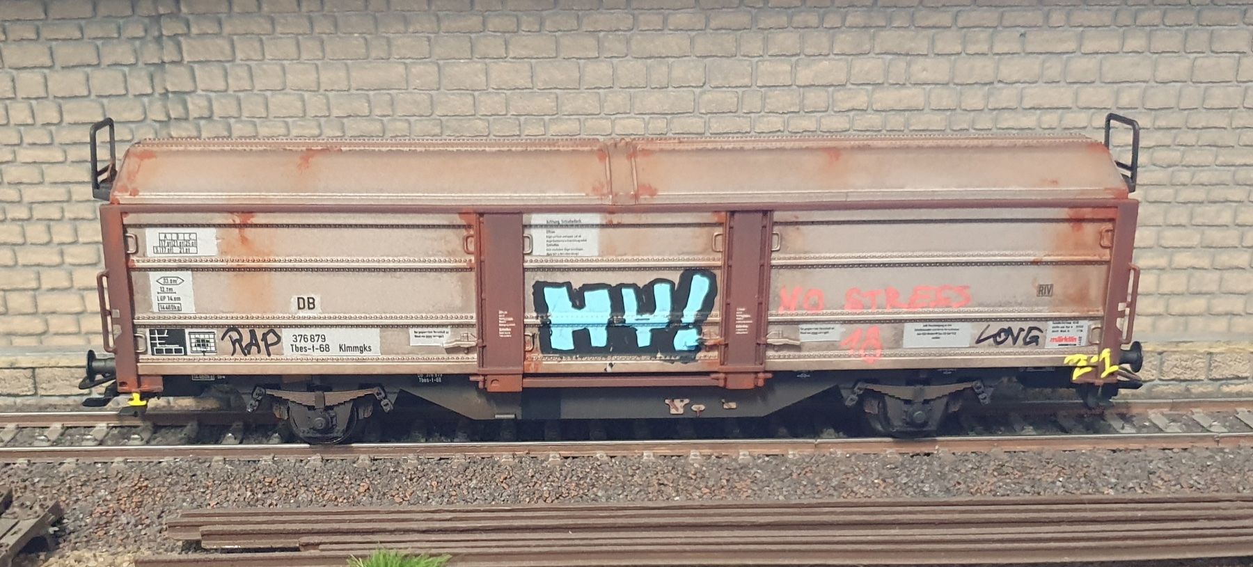 Märklin Modelleisenbahnen: WAGON TBES, DB, MARKLIN, PATINE + GRAFFITIS – Gebraucht aus Loveresse von FIFILOULOU