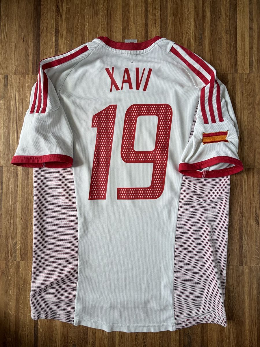 Adidas Canottiere & Pantaloni: Original Xavi Spanien 2002-2004 Trikot M – Usato da Burgdorf venduto da Shirtsy