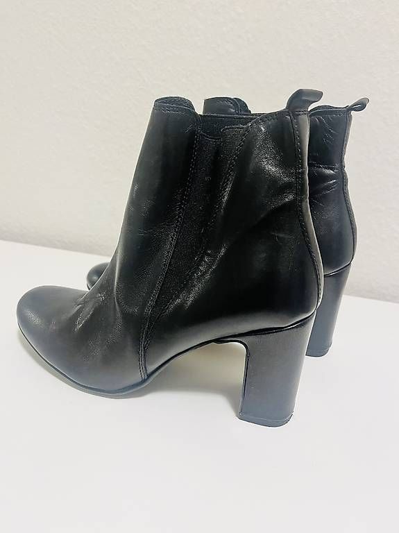 Scarpe da donna: Schicke, schwarze Lederstiefeletten Gr 38 – Usato da Allschwil venduto da 061pantera05