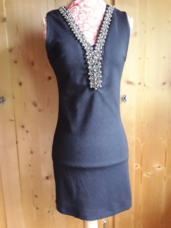 Schickes schwarzes Minikleid Gr. S mit Perlen