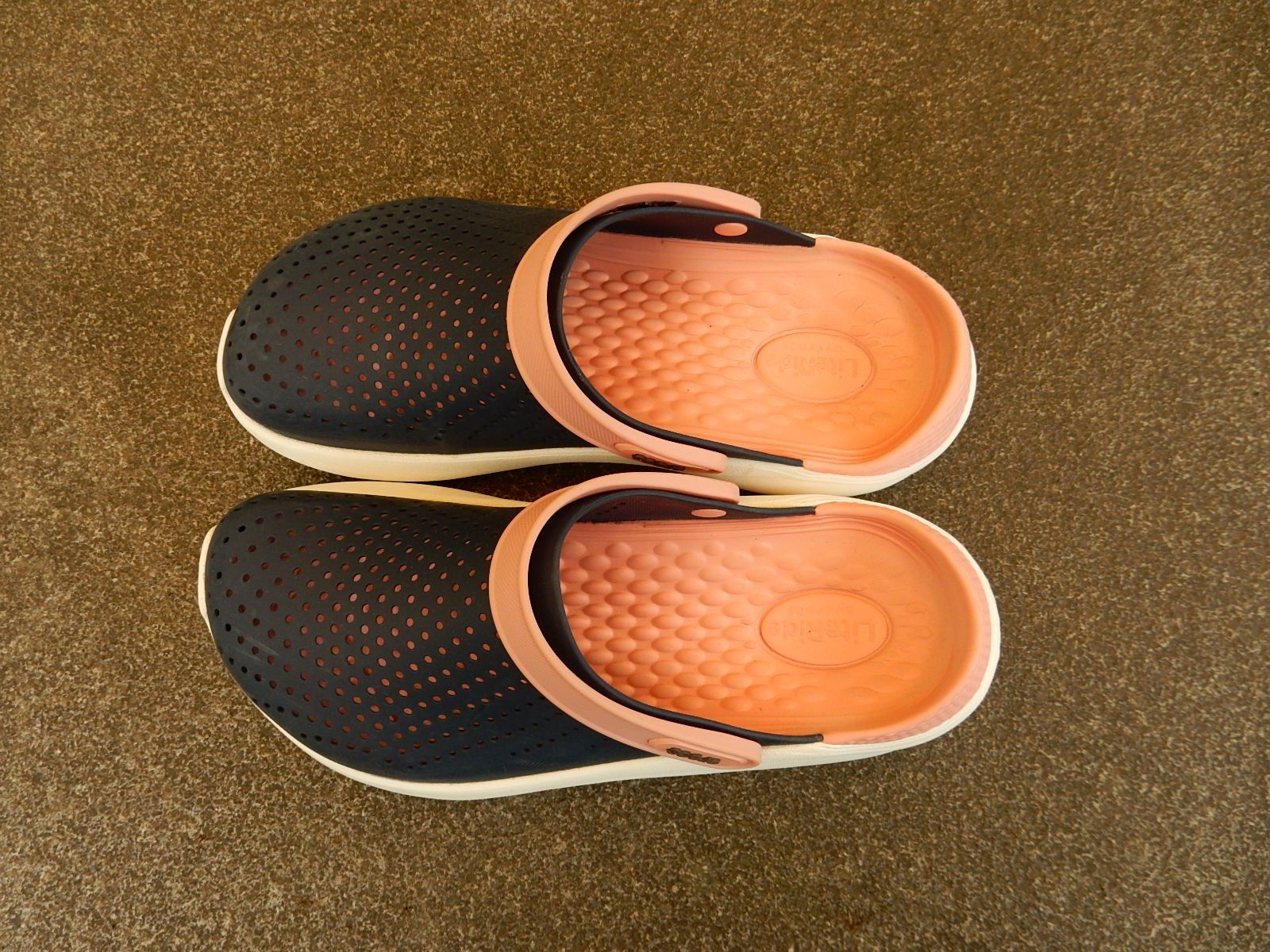 Crocs Chaussures hommes: Crocs Gr. 38,5 M6 W8 – D'occasion à Strengelbach par Traumgarten