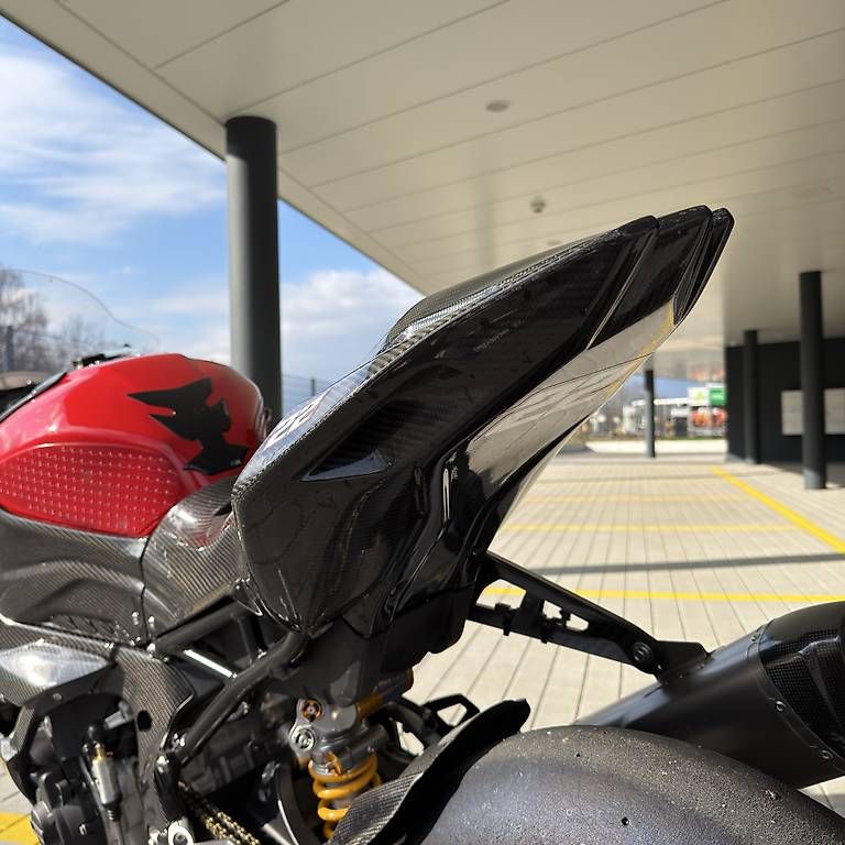 Alle Motorradersatzteile: Bmw Alpha Racing Carbon Höcker – Gebraucht aus Frasnacht von GiancarloVarano 3