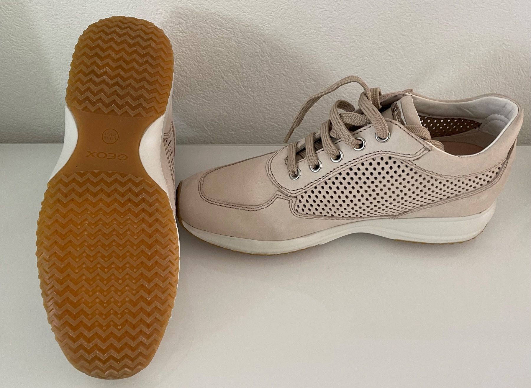 Geox Damenschuhe: Damen Geox Sneaker Grösse 38 – Gebraucht aus Schaffhausen von London114 2