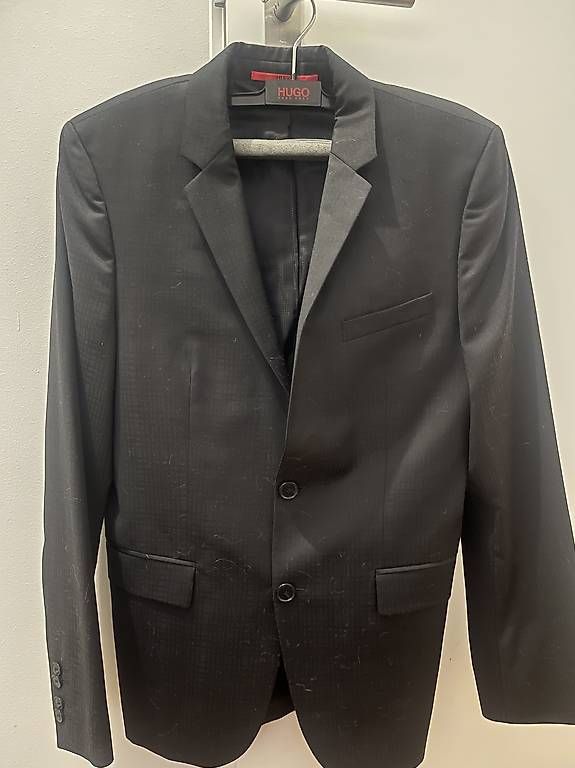 Hugo Boss Completi: Hugo Boss Anzug 2 teilig – Usato da Bern venduto da BrunnerLivio
