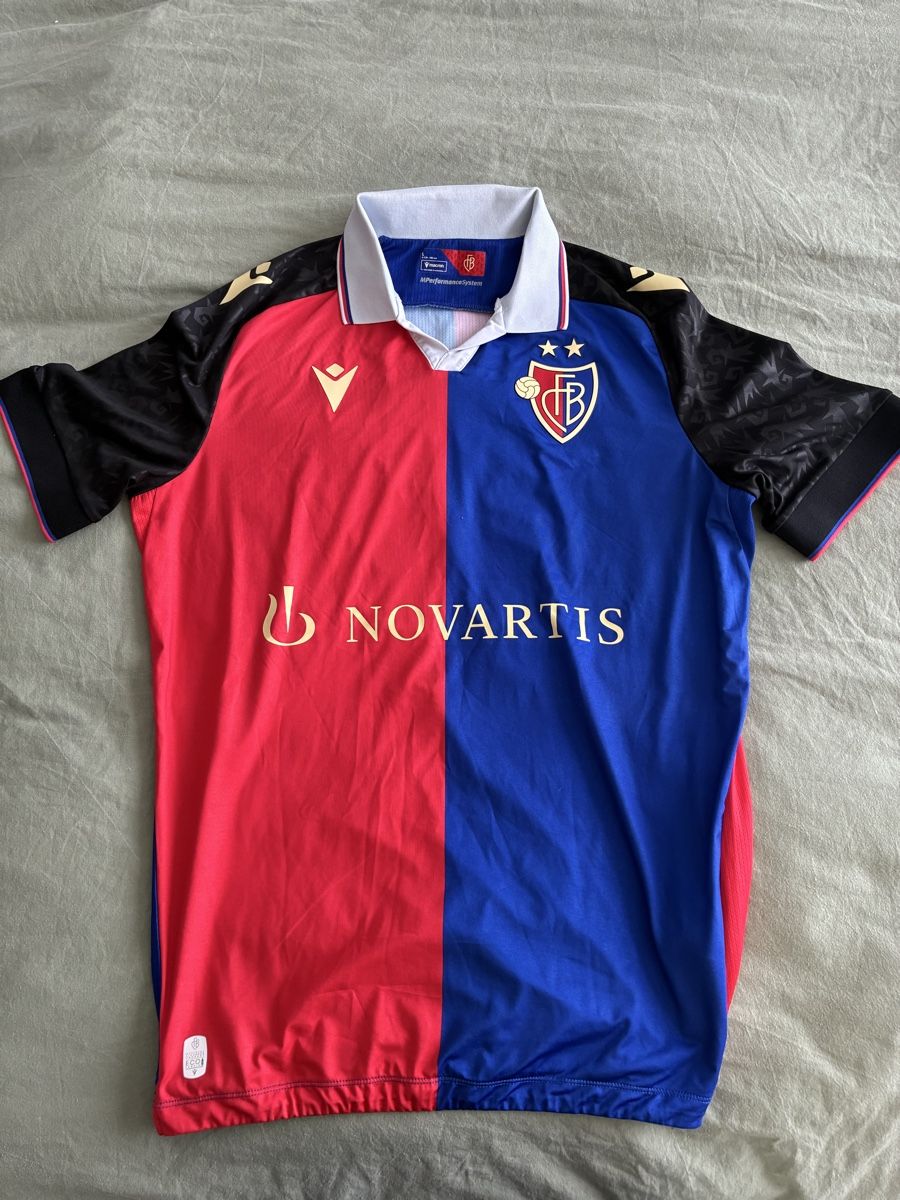 FC Basel Leibchen & Hosen: Fc Basel Trikot Gr. L / Michael Lang – Gebraucht aus Kehrsatz von mes_p7jc