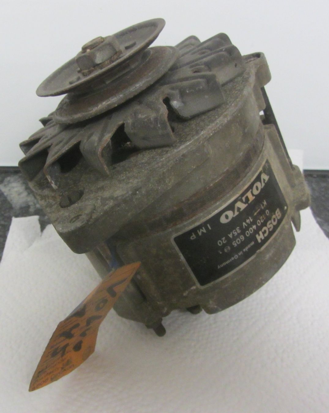 Volvo Tutti pezzi di ricambio auto: Alternator Bosch, Volvo 145, Jg. 1973 – Usato da Egliswil venduto da chroetli22