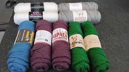 Wollpaket Alpaca 9 Knäuel  verschiedene Farben 850g