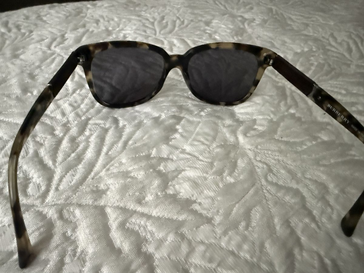 Burberry Brillen & Gläser: Burberry Flat Top Sonnenbrille  – Gebraucht aus Sarnen von Sla_ta 2