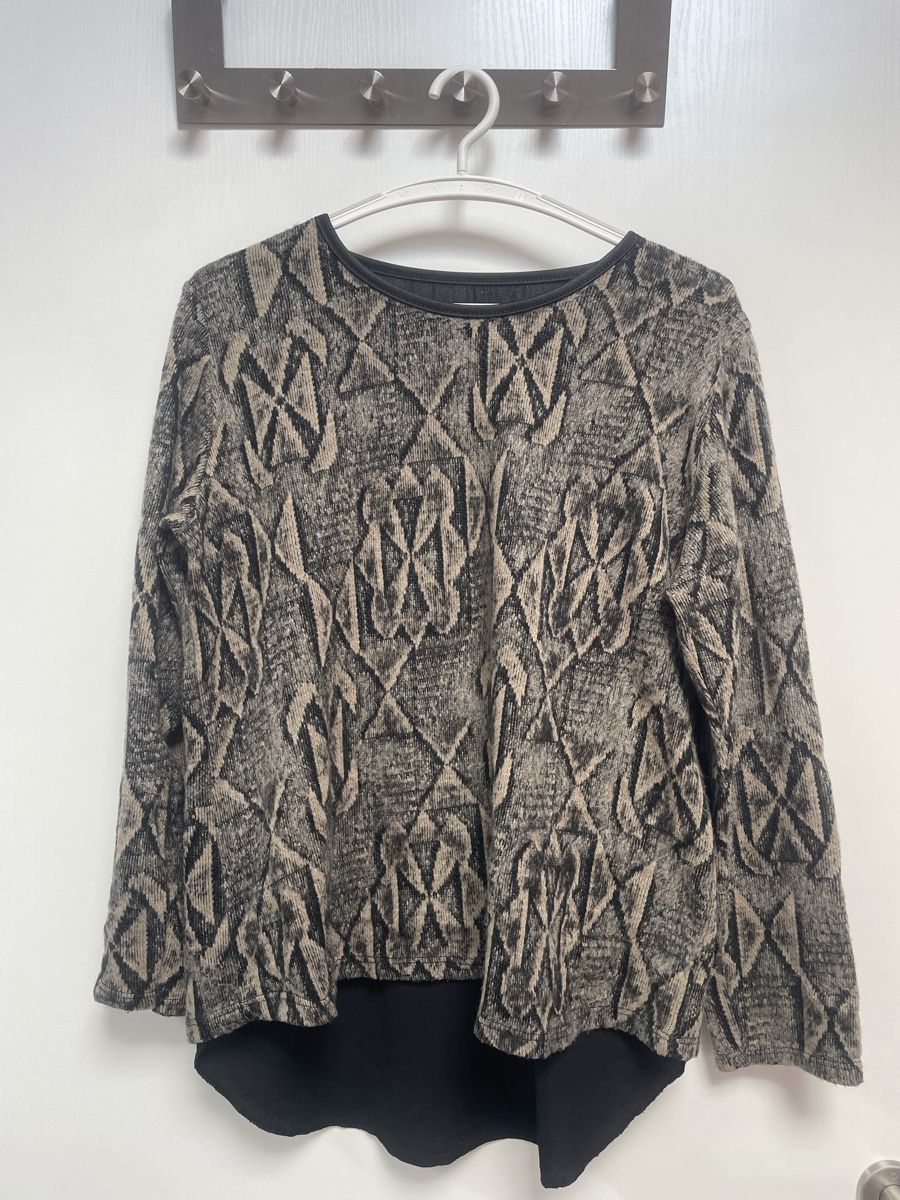 Top: Pull à motifs – Usato da Corgémont venduto da Leane.Z