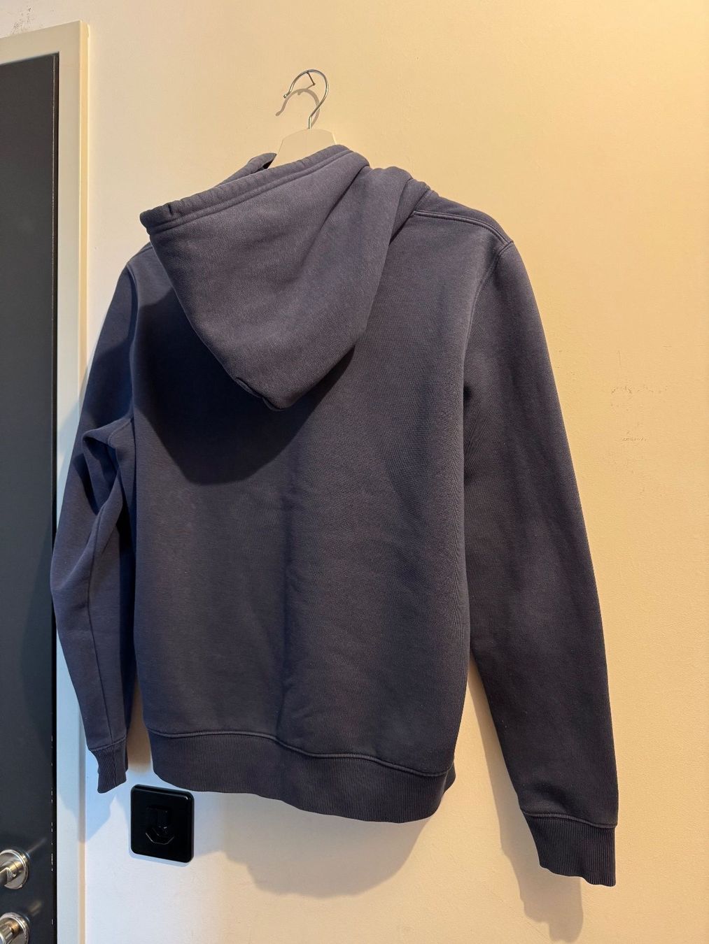 Pullover & Sweatshirts: Pullover Tommy Hilfiger – Gebraucht aus Arbon von flowerandfound 1