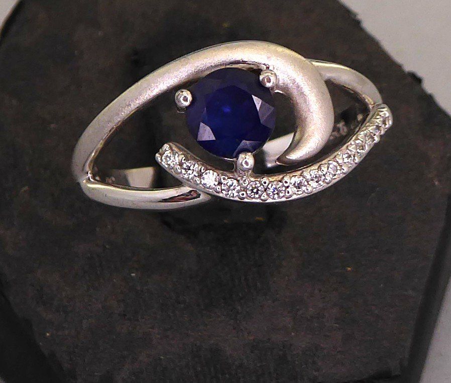 Bagues: Ring 925 Silber rhodiniert, mit echtem blauem Spinel – D'occasion à Muri AG par Lineli2020 1