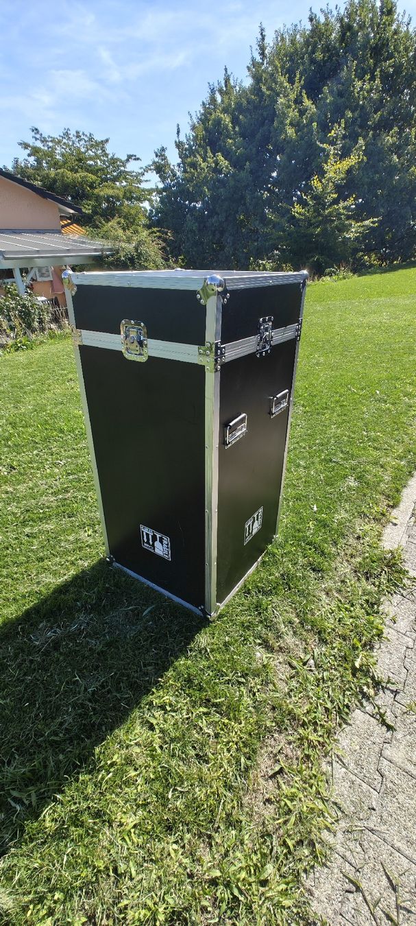 Valises de voyage: Flightcase schwarz gebraucht – D'occasion à Forch par A_c_c_m_f 1