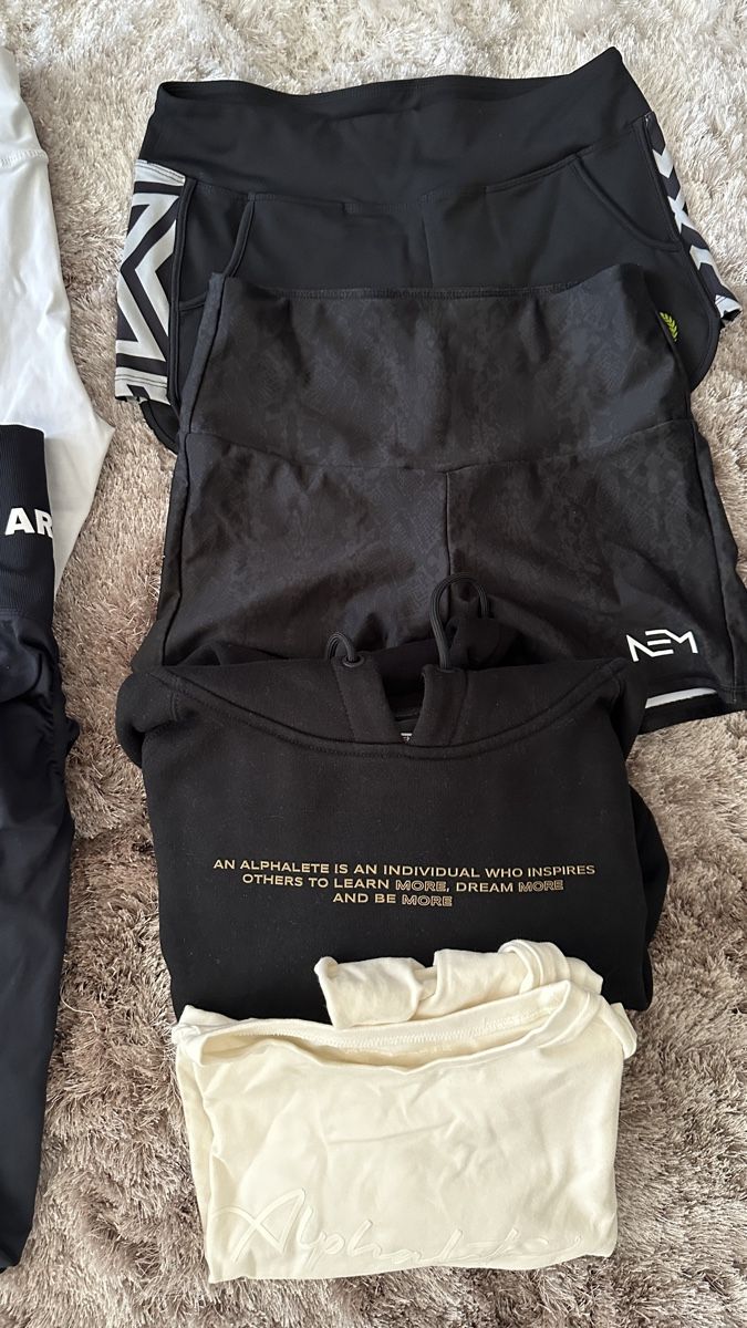 Kleiderpakete: 6-teiliges Sport Set Grösse S – Neu (gemäss Beschreibung) aus Frauenfeld von sarahmaracara 2