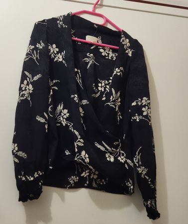 Chemise Sézane imprimée fleurs noire taille 36 100% viscose