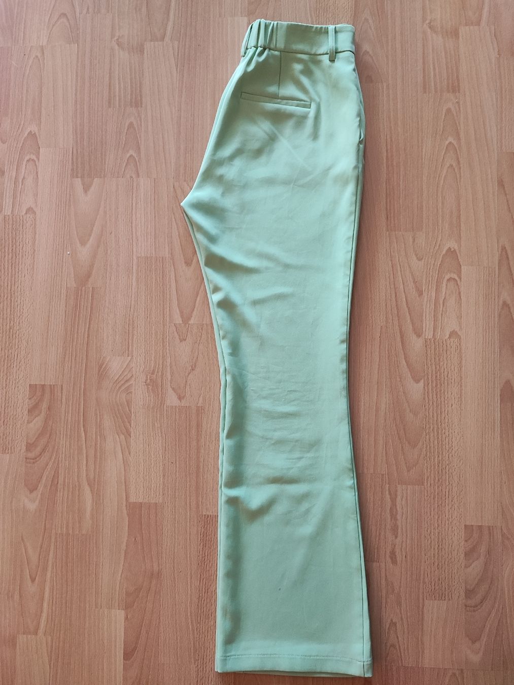 Pantaloni: ONLY Stoffhose minth grün Gr. M – Usato da Winterthur venduto da CorinnesShoppingtour 2