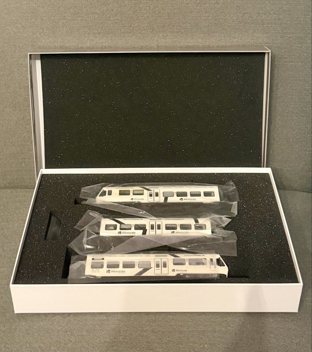 LS Models Modellini di ferrovie: L.S.Models 17203DCS BLS RABe 525 NINA 3teilig – Nuovo (secondo la descrizione) da Wetzikon ZH venduto da CC21002